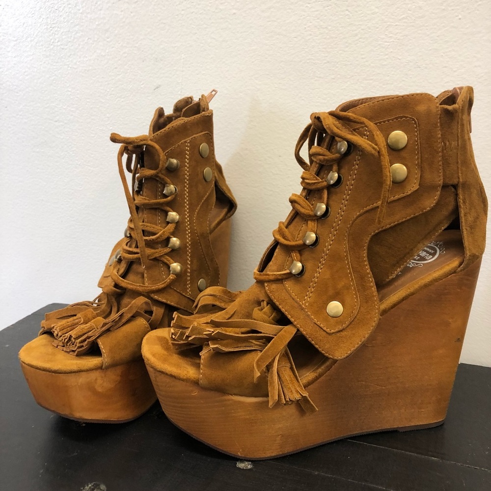 Shoes - Picture 3 of 5